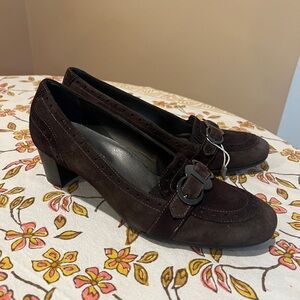 Italian heeled shoes, 100% suede